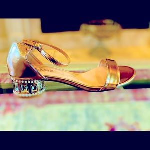 Rose gold metallic sandal with crystals & pearls
